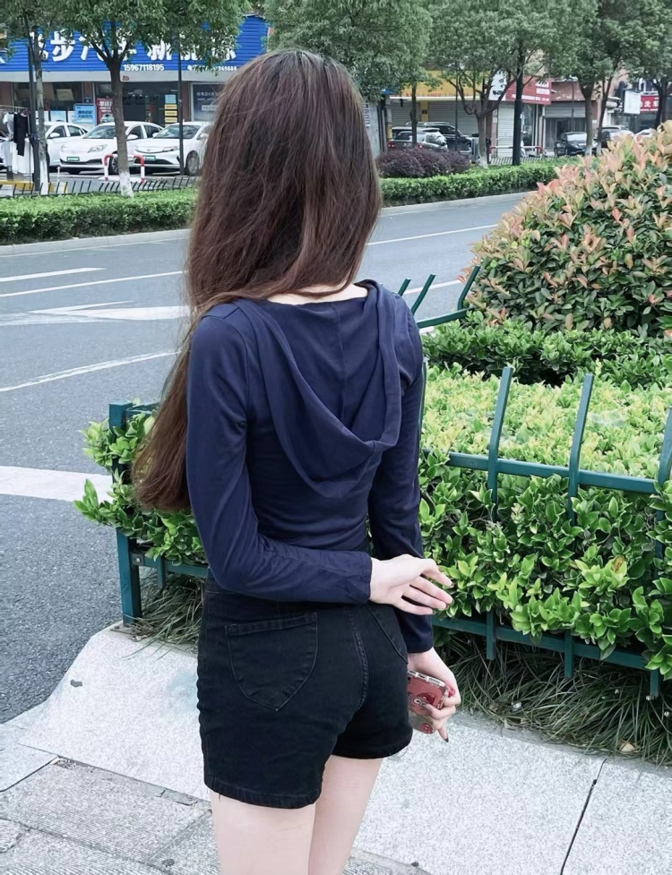 左芸-浙江省·杭州市·上城区--可接服装寄拍，人像写真只限杭州，身高170，甜美清新，时间都空的