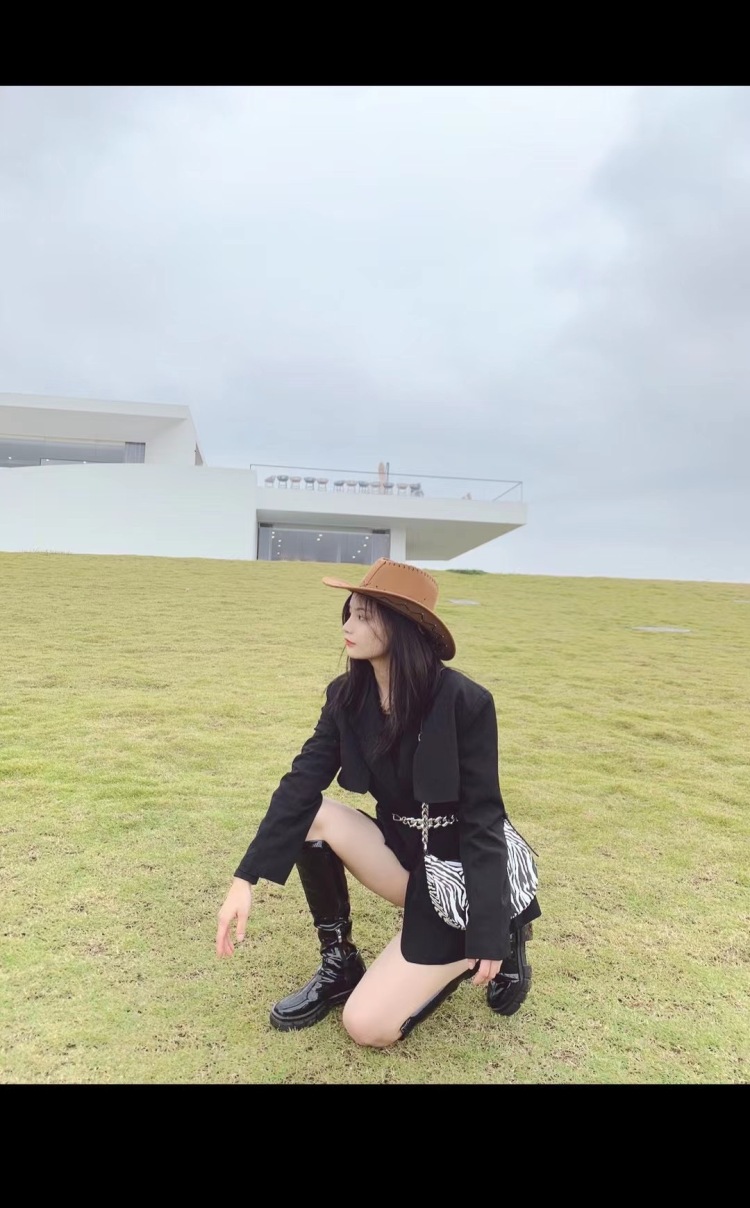 接买家秀 和一般服装之类的寄拍 费用可协商 只想赚点零花钱(图4) 困姐-四川省·成都市·锦江区--接买家秀 和一般服装之类的寄拍 费用可协商 只想赚点零花钱 哈哈哈