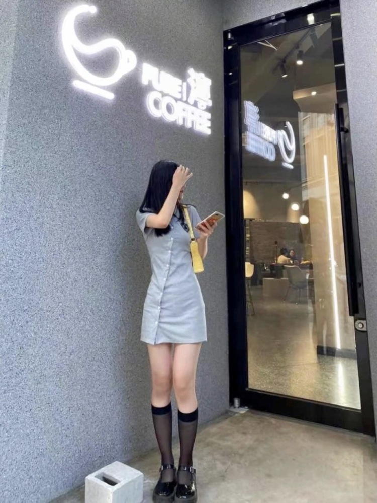 素人模特 还是学生 接寄拍 168/100 尝试不同风格 展