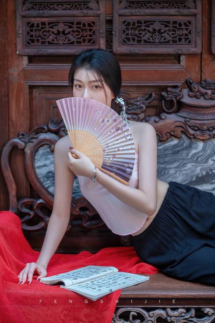 想不出来-浙江省·杭州市·上城区-抖音微博b站小红书-适合各种拍摄风格，擅长情绪类，有五年拍摄经验，策划能力强点子多审美好，有志同道合的朋友可以一起玩