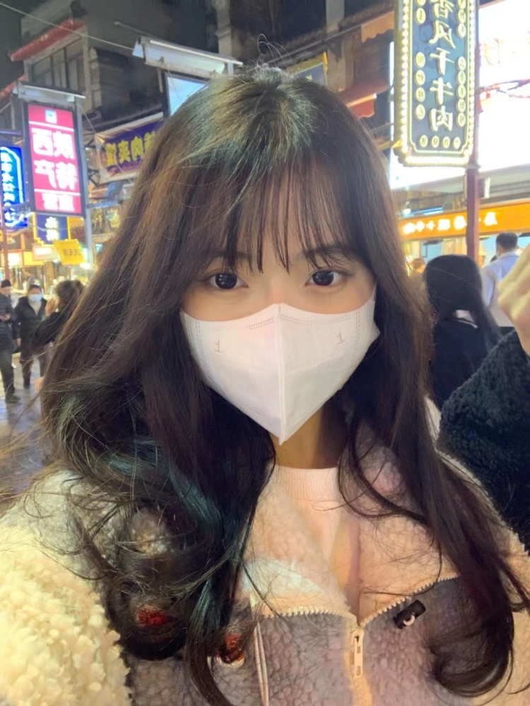 馨娅-陕西省·西安市·灞桥区--一般拍摄时间周末就可以，比较适合甜美纯欲风，但也可以驾驭其他风格 本人身高160，体重47kg