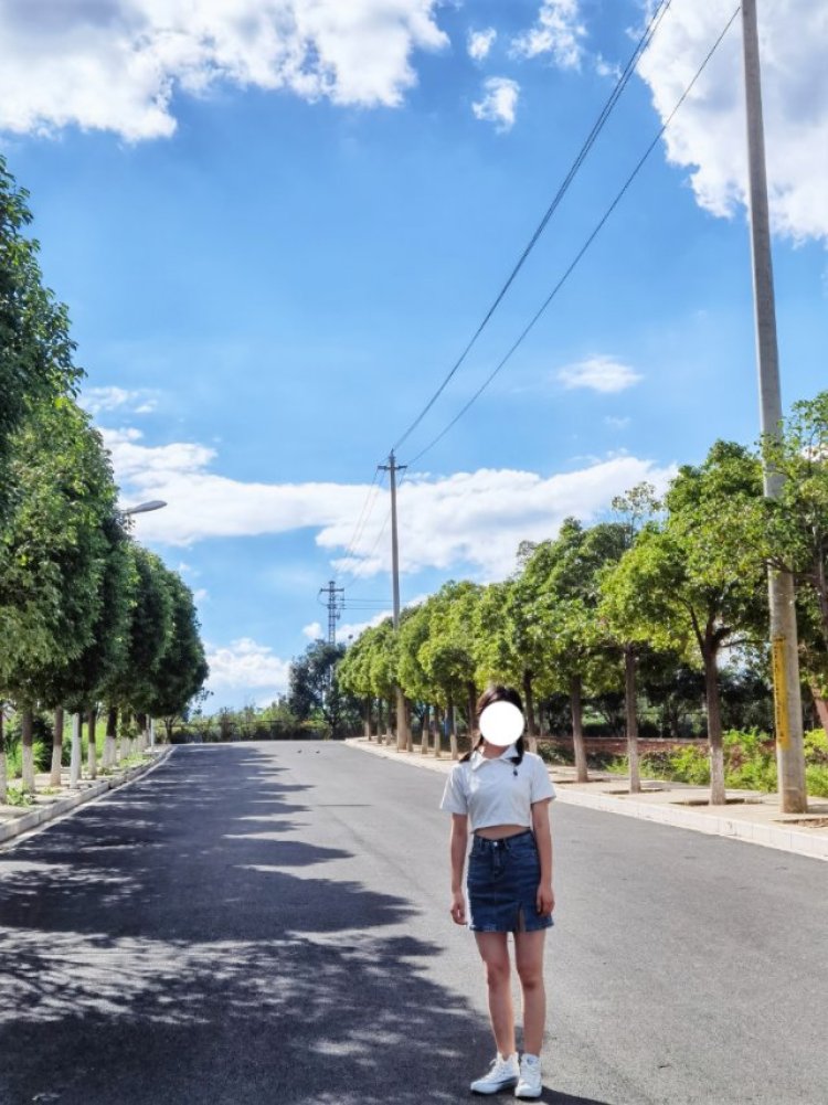 几度-云南省·红河哈尼族彝族自治州·蒙自市-，，-接收寄拍模特，首饰，服装，女鞋，配饰身高156体重43㎏不接受尺度大拍照