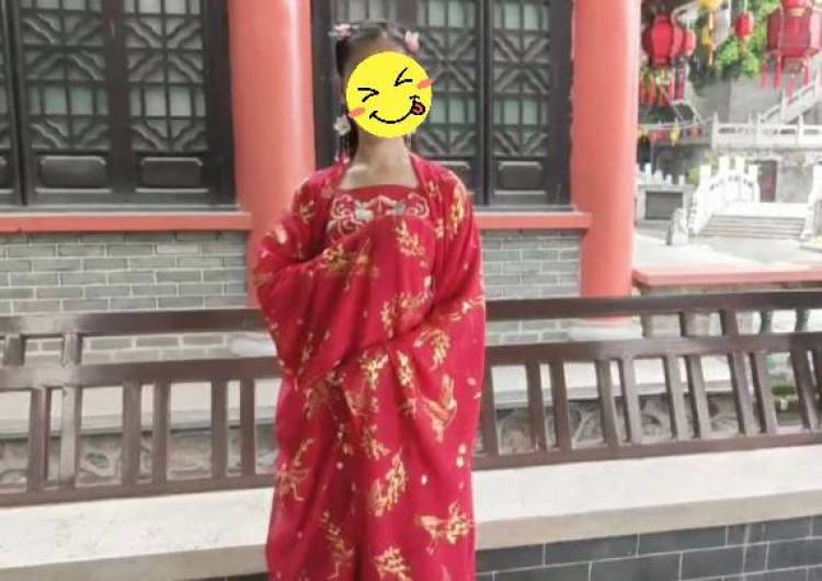 一个人在广东漂泊，喜欢汉服，爱拍摄，希望能找到一群志同道合的