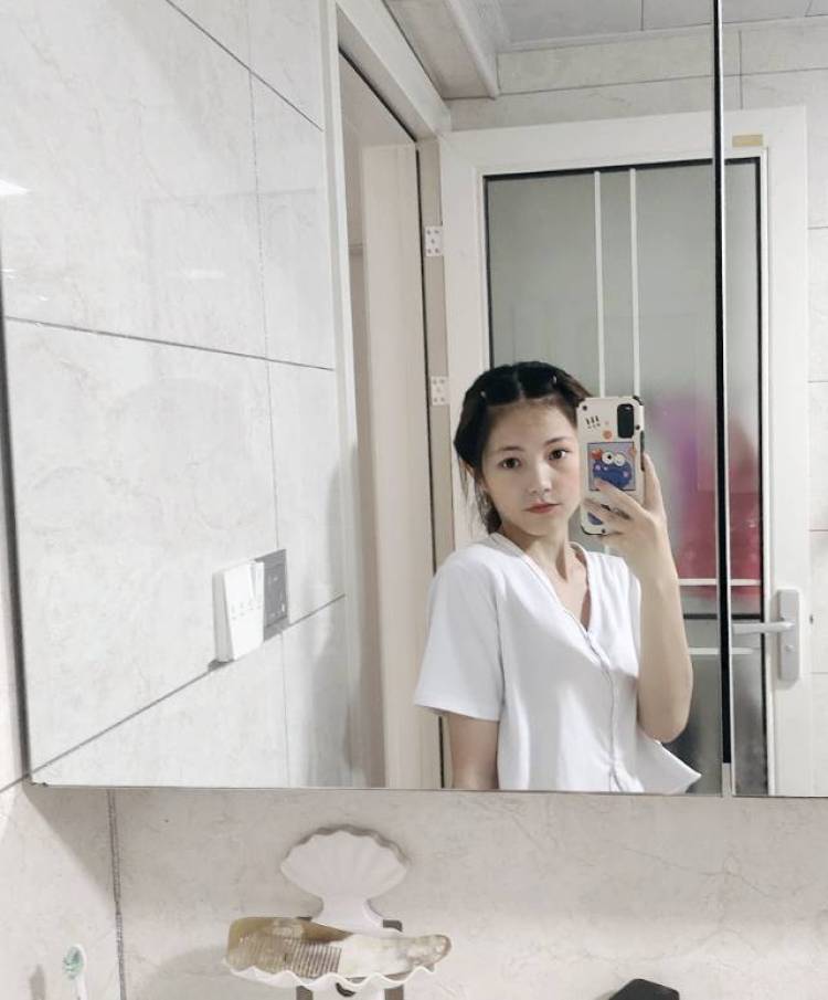 本人体重42身高155 会拍照  批图 喜欢是买家秀 寄拍，