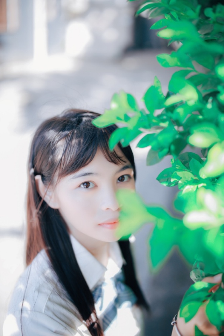 弦语霜问-广东省·深圳市·宝安区-头条号、抖音、知乎-周一可以约拍，人像日常，cosplay、Jk、汉服、旗袍等均可，约拍加我V后发带妆照片，协商合适的风格及拍摄场地。
