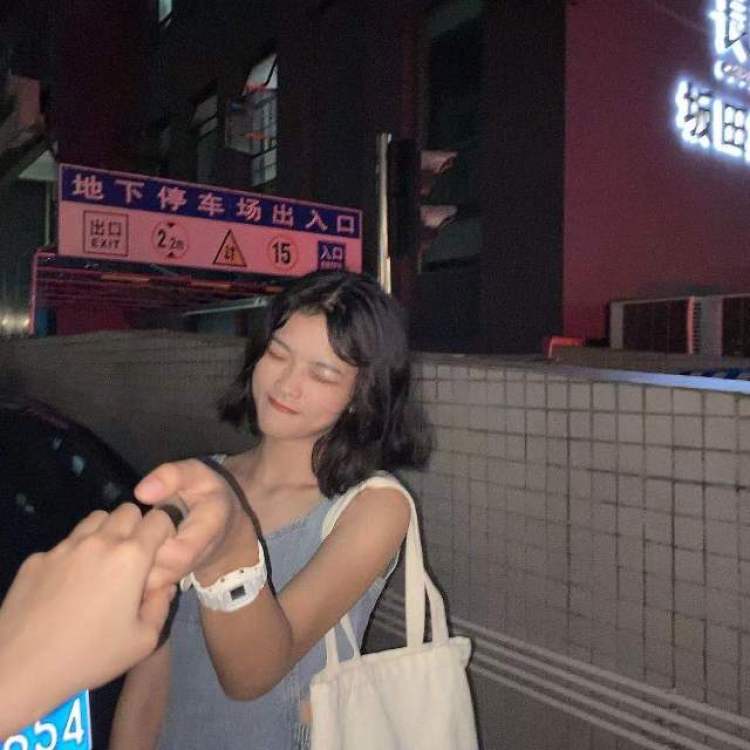 未闻na-广东省·深圳市·龙华区--最近比较懒癌，很少拍照，希望得空的可以无偿约拍，身高166.体重100