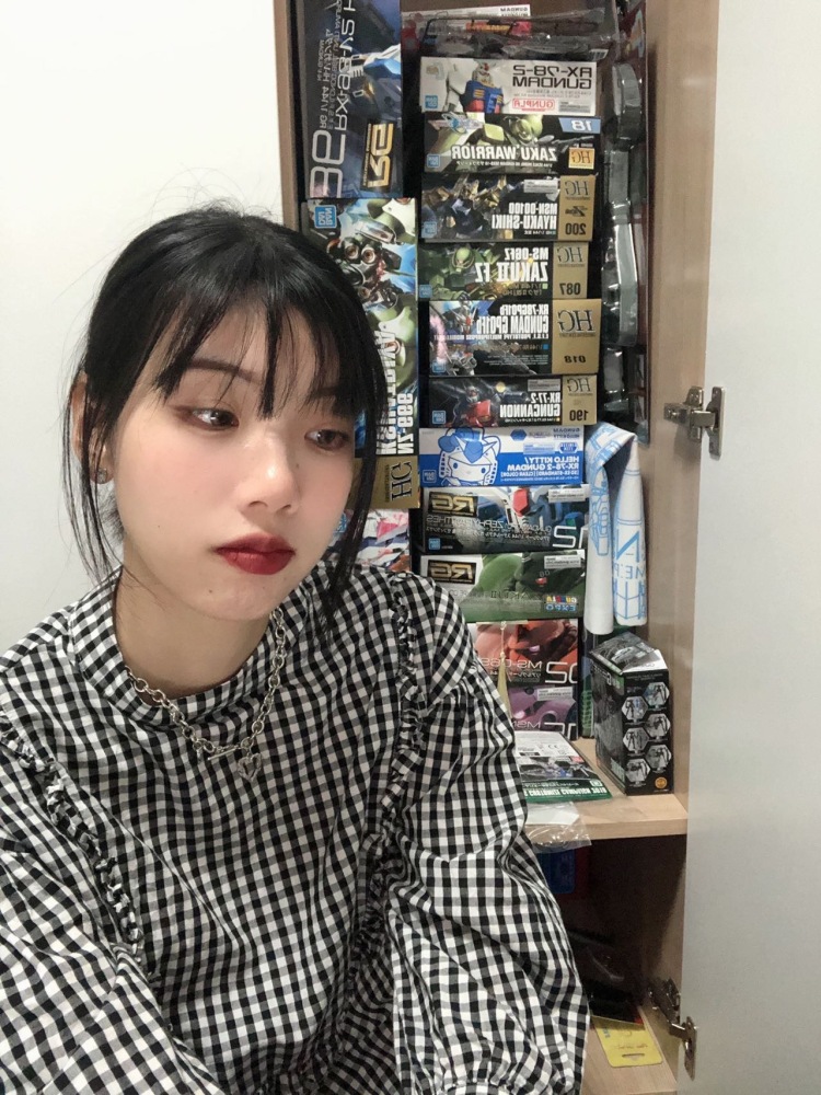 锂离子-广东省·广州市·海珠区--167cm 48kg接寄拍（服装、饰品）喜欢探店、街拍、自拍。风格多样。