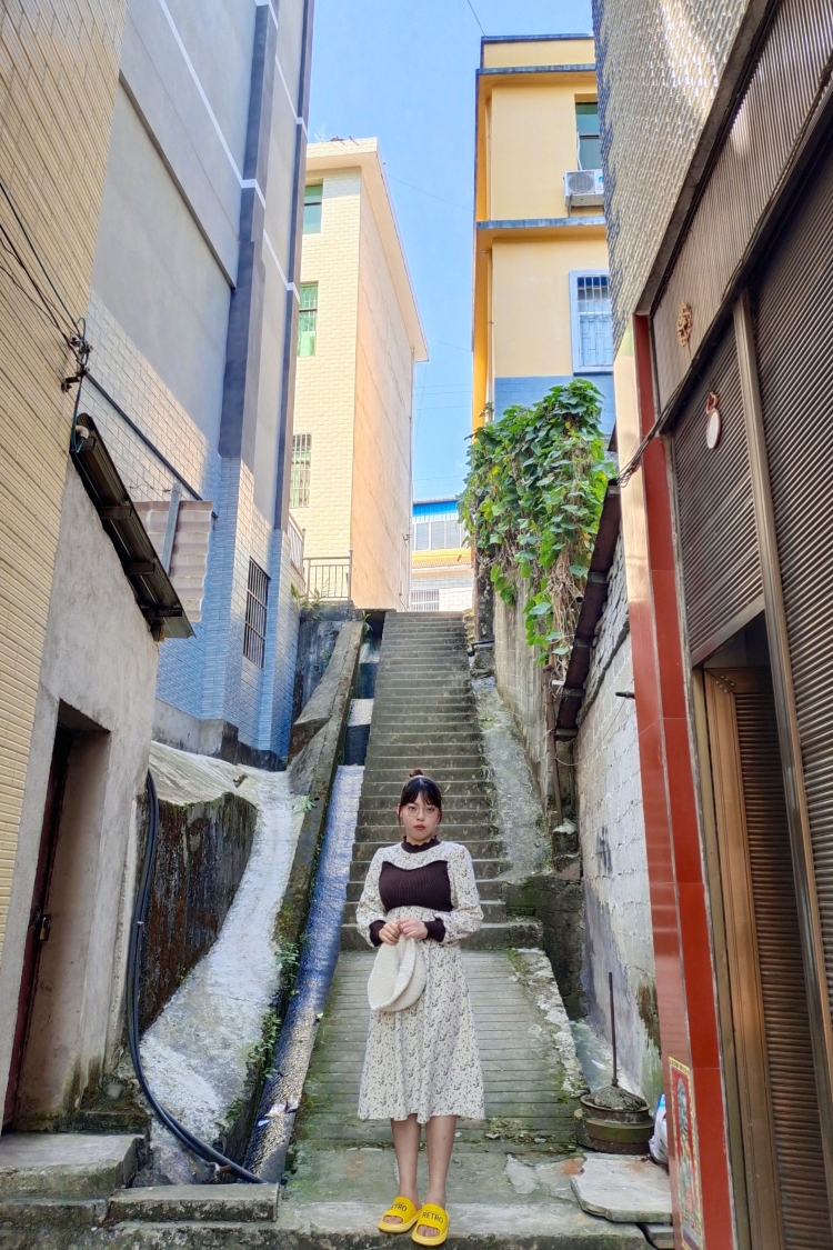 M-Verna.-云南省·红河哈尼族彝族自治州·蒙自市--162 125斤 可接淘宝拼多多大码寄拍 或者帽子首饰 种种寄拍 会拍照会批图