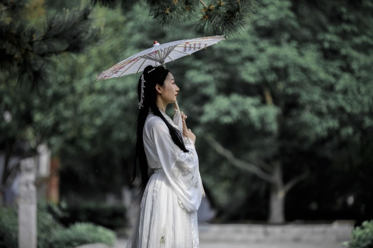 周睿-北京市·北京市·朝阳区--室内室外，约拍，想尝试不同风格，cosplay.洛丽塔，和服，街拍，情绪，校园等