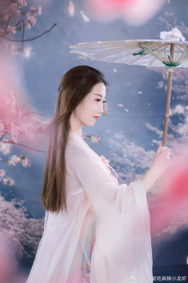 番茄-广东省·广州市·越秀区-抖音，微博，知乎等-服装化妆图片精修我们全包，你只管美就行，后期会有1到4张全精修底片跟海报给到你