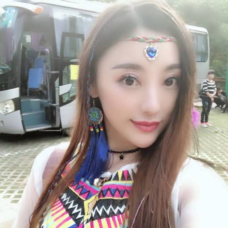 宝宝不容易-江苏省·南京市·江宁区--生活照，写真照，不拍私人室内的，个人觉得自己形象可以，之前也去做过平面模特