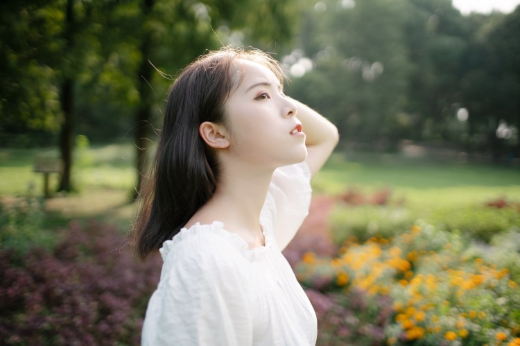 茶茶-湖北省·荆州市·洪湖市-抖音-近两年的摄影作品 其中也有买家秀，婚拍，写真，日系 ，古风。本人很喜欢拍照，也喜欢修图