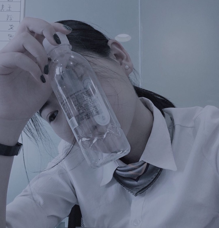陈陈-四川省·成都市·彭州市--我想去做网拍模特 希望有摄影师可以帮帮我 比较适合可爱高冷的风格