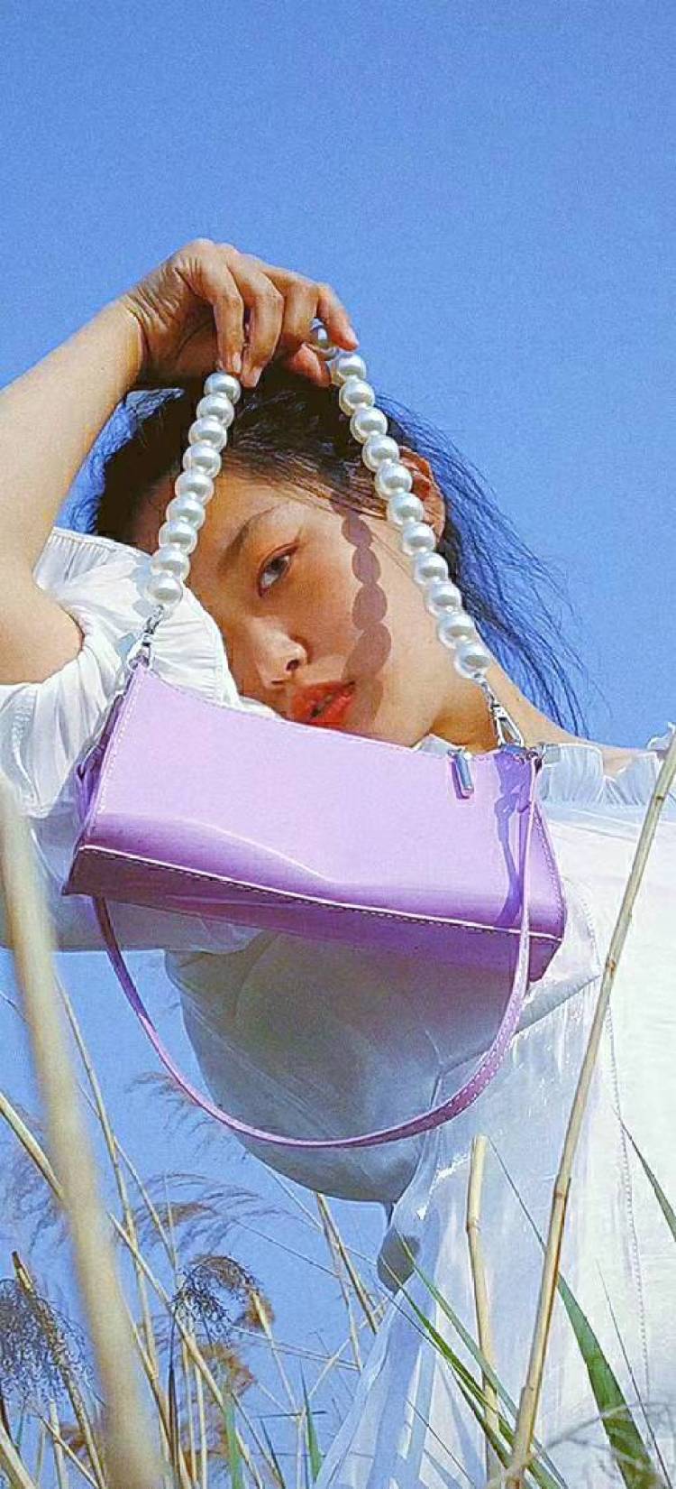 子香-海南省·海口市·美兰区--九月份17号会在海口留两天，只拍人像穿衣服那种，风格方便愿意试新，具体可以加v给看朋友圈照片