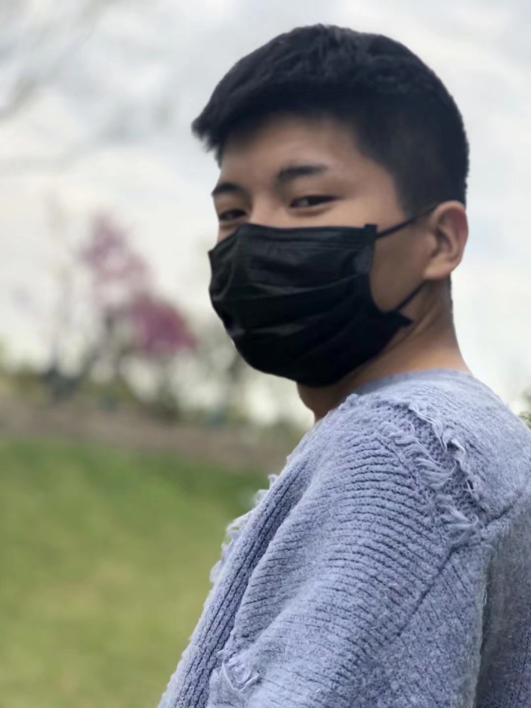 前期可以互免，以后多多合作，本人希望能够寻求一个伙伴，约拍时