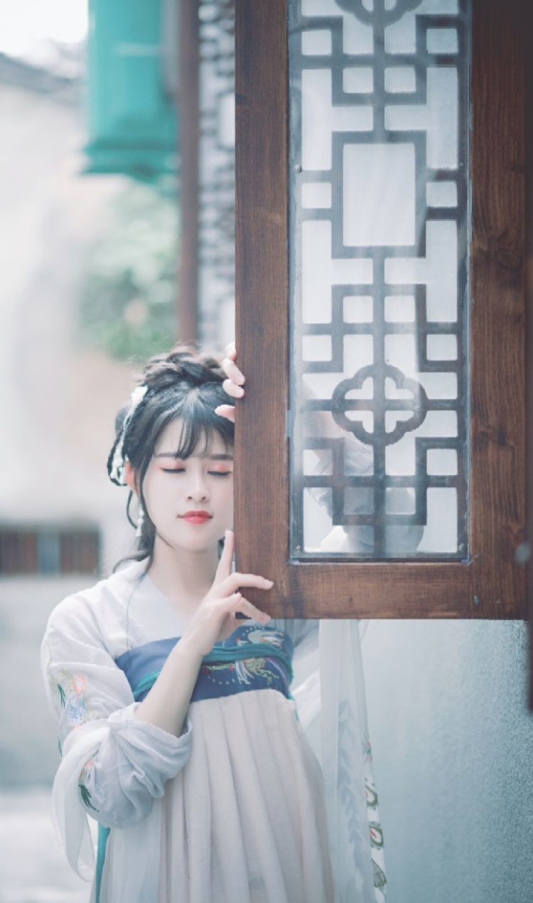 弦语霜问-广东省·深圳市·南山区-头条号、抖音、知乎-业余摄影，深圳、东莞可约拍，喜欢汉服、JK、洛丽塔以及cos类摄影，周一有时间，提前计划即可