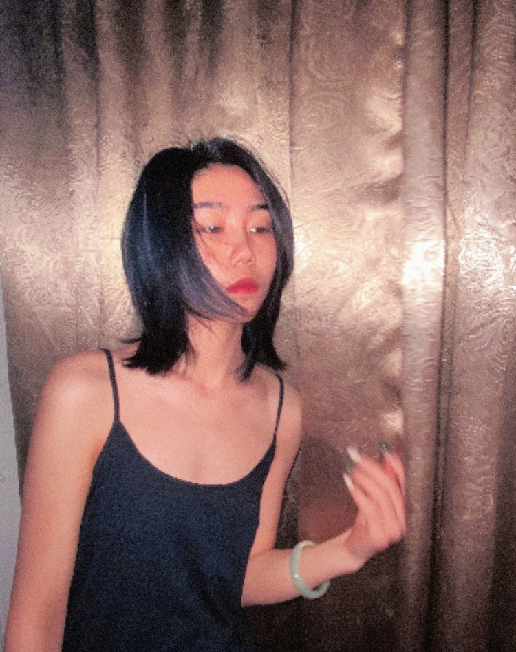拍照杭州都可以，时间互相协商，风格看摄影师安排，我是素人（偏