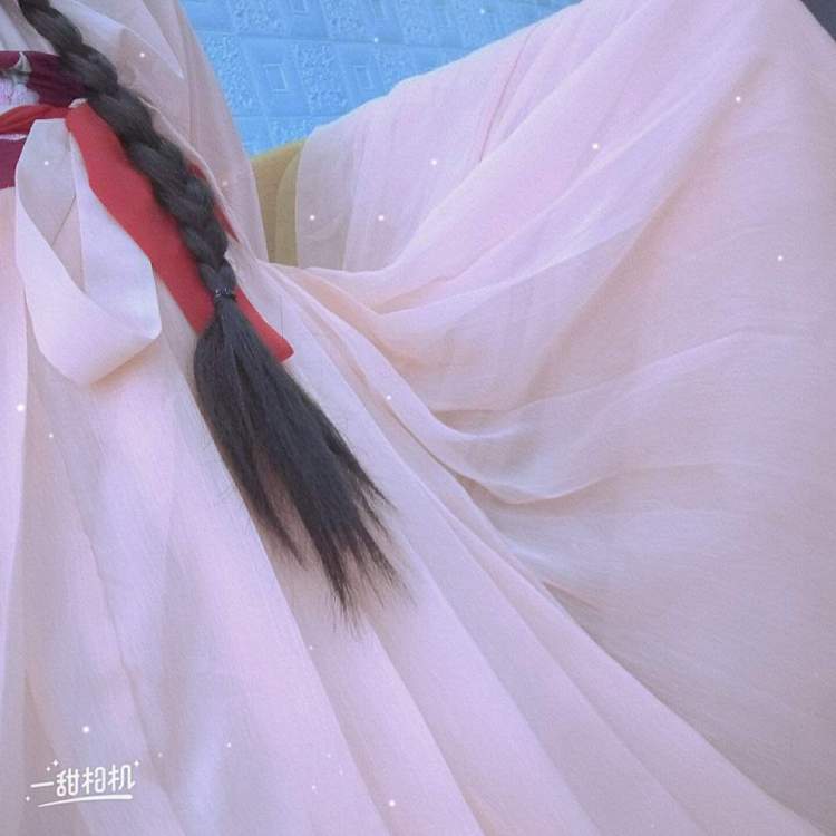苇笙-云南省·文山壮族苗族自治州·广南县-抖音-我是新人，拍照自学中，想接一些寄拍，是在校学生，太暴露的不行，衣服饰品之类的，性格比较随和，骗子勿扰