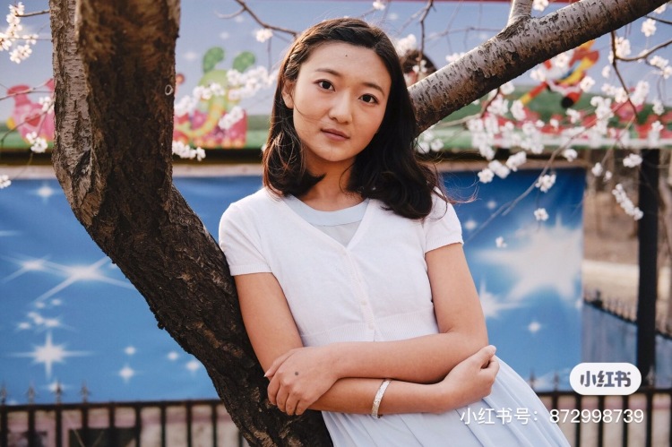 弘磊-浙江省·杭州市·西湖区--坐标杭州，最近想拍一些人像作品，有兴趣的朋友可以一起拍照一起创作。时间地点协商