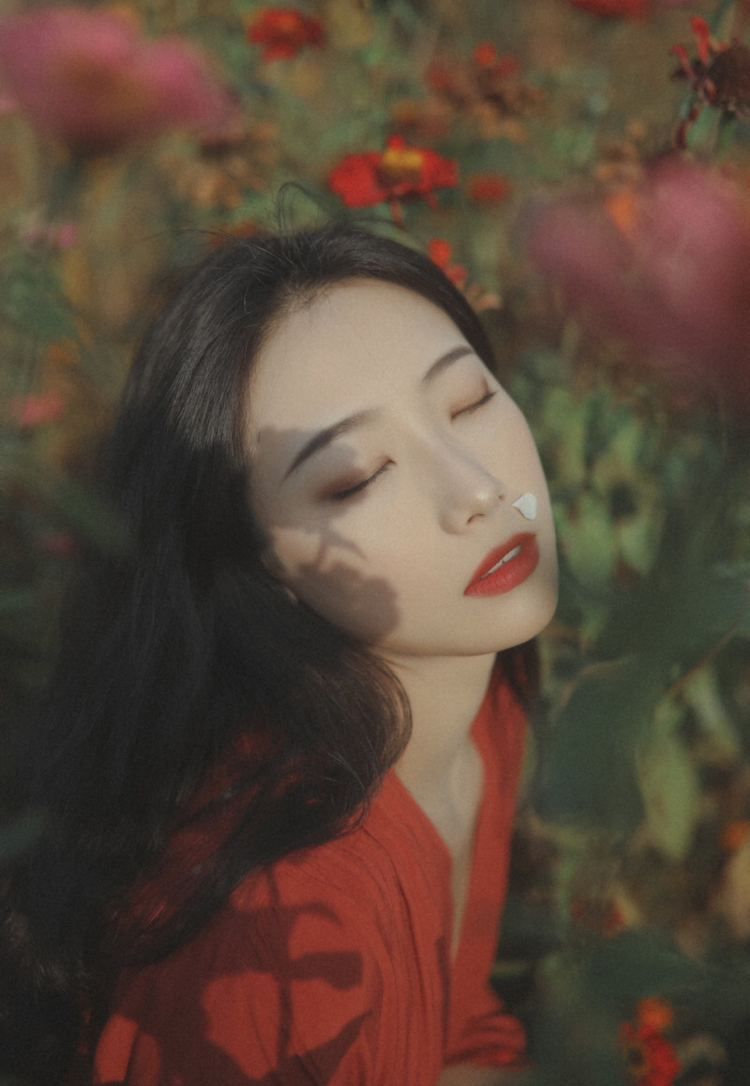Amy视觉摄影-辽宁省·大连市·中山区-抖音，知乎，豆瓣-拍摄时间基本在周末两天，风格日韩系风格写真，外景拍摄居多，具体事宜详细沟通