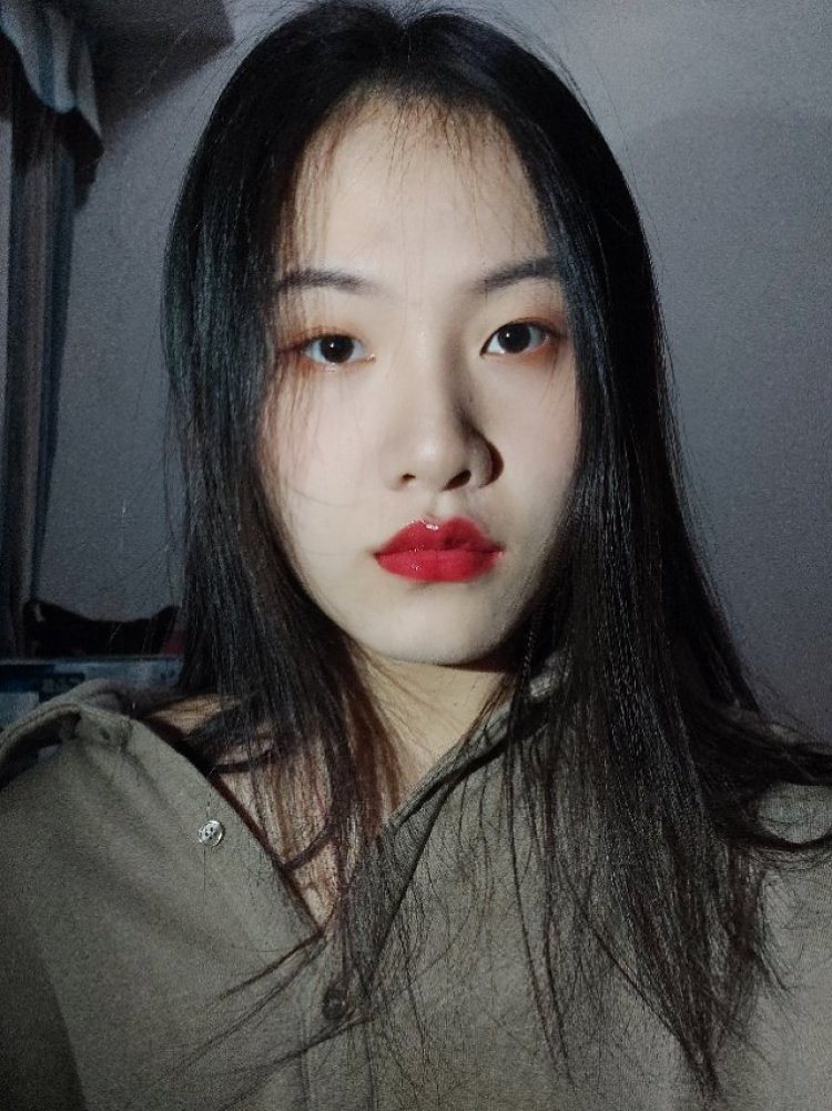 叶大行星-北京市·北京市·昌平区-B站-可接口红，服装（不过分暴露），美瞳，包包，饰品等不接受无样品的唇模约拍