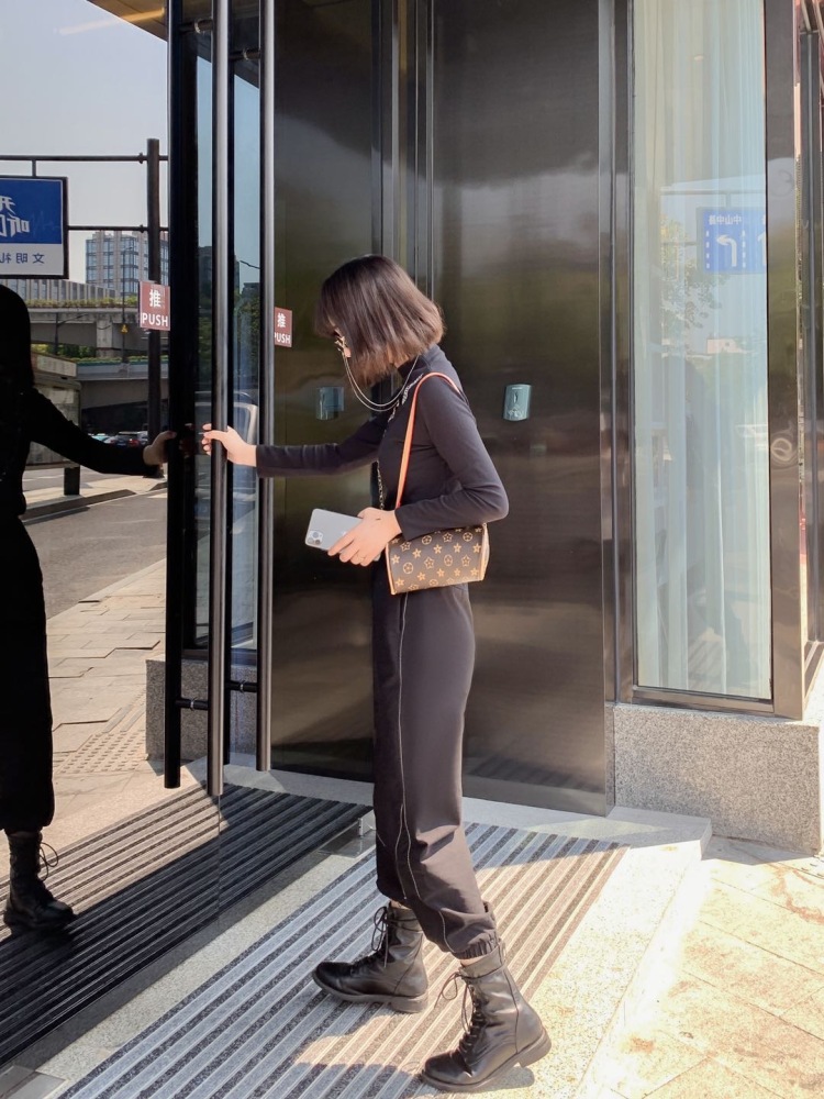 余生-浙江省·杭州市·萧山区-抖音快手-希望找个淘宝拍摄的摄影师 或者写真本人淘宝模特。风格除了性感风格。都行