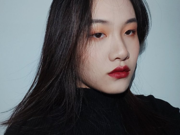 叶大行星-北京市·北京市·昌平区-B站-可接口红，服装（不过分暴露），美瞳，包包，饰品等不接受无样品的唇模约拍
