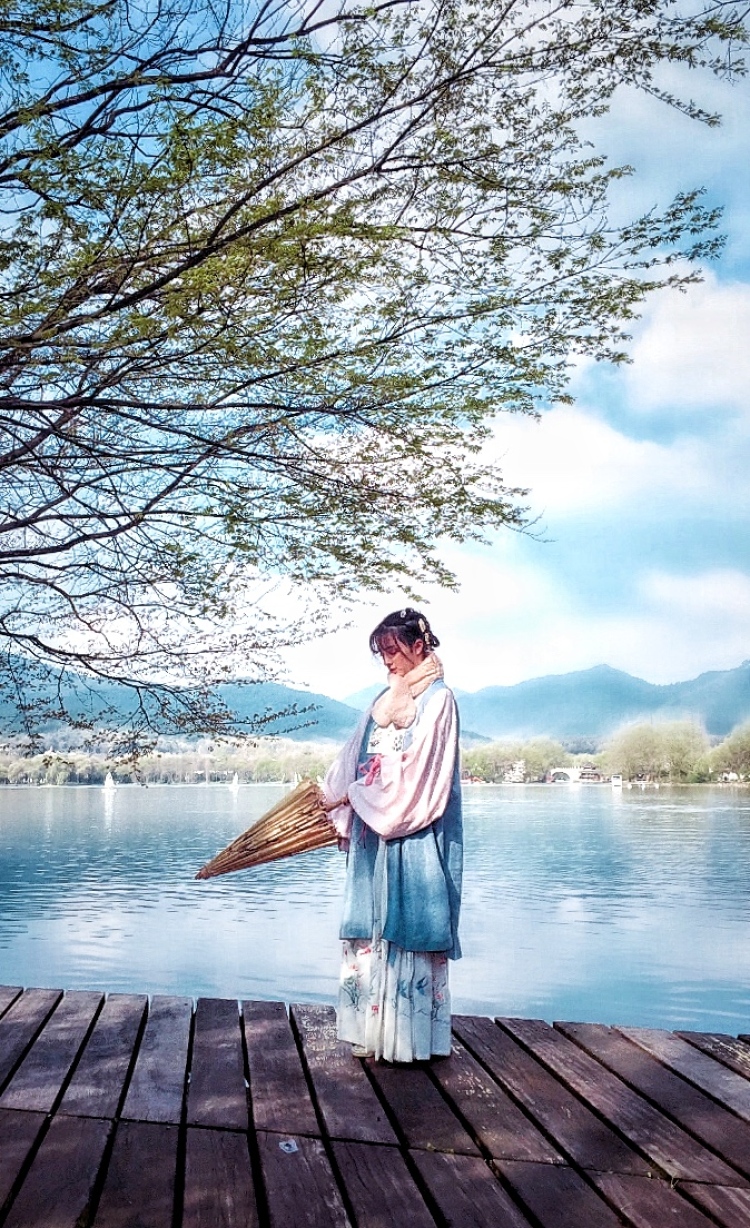 方建文-浙江省·杭州市·西湖区--约拍模特，素人都可，时间一般在周末。欢迎加入《贴近浙江》系列。