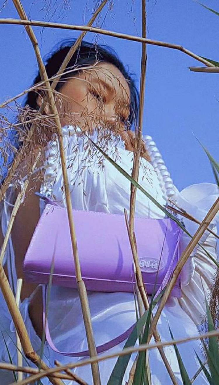 子香-海南省·海口市·美兰区--九月份17号会在海口留两天，只拍人像穿衣服那种，风格方便愿意试新，具体可以加v给看朋友圈照片
