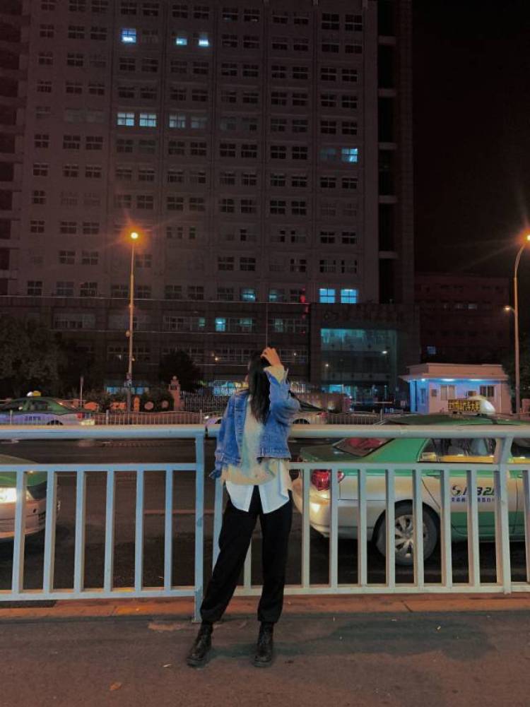 独宠-河南省·郑州市·金水区--街拍，情侣，暗黑，古风，旗袍，黑白我都驾驭的了 ，需要合作找我哦