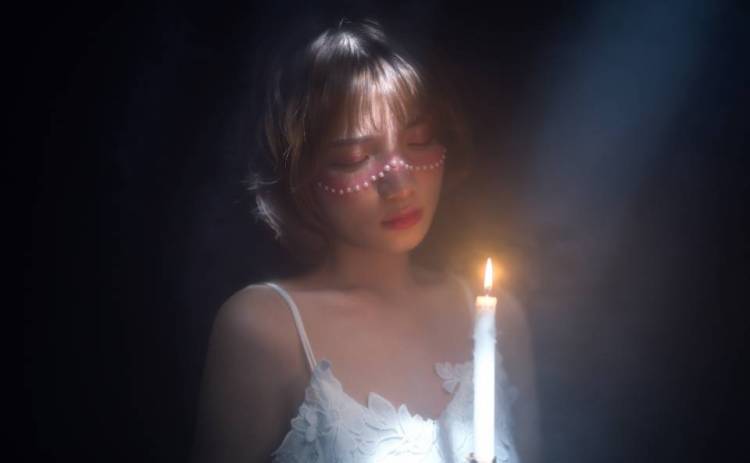 七月.-广东省·广州市·白云区-抖音微博小红书快手B站-拍摄时间：随时（以定金为准拍摄风格：情绪暗黑小清新日系（其他风格都可尝试）