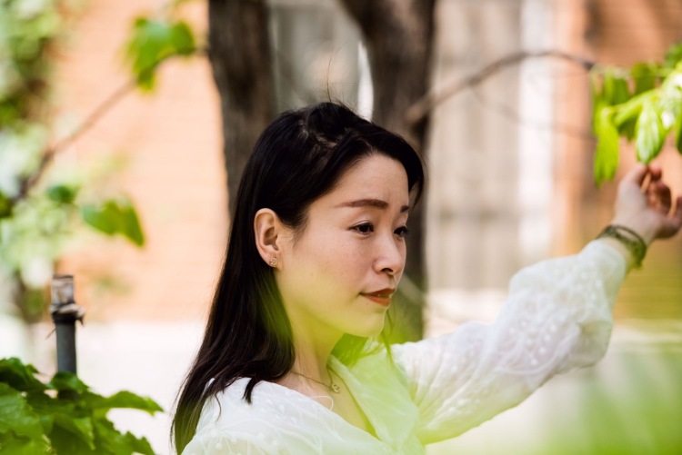 Amy视觉摄影-辽宁省·大连市·中山区-抖音，知乎，豆瓣-女子的气质固然重要但也要认清自己的命运，“运”尚可左右，“命”似乎在劫难逃。脚踏实地，回归自我，且行且珍惜