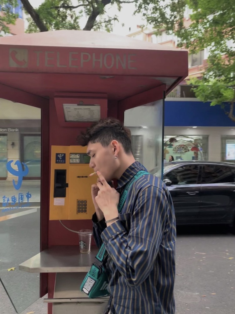 Sfkk-湖北省·武汉市·武昌区-微博 -接受不同风格，接受化妆，室内或者室外都可以，        欢迎合作。