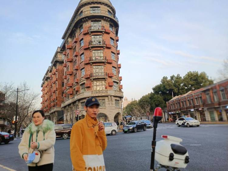 空心少年-海南省·三亚市·海棠区--戏剧影视表演专业，二月底三亚旅游希望椰梦长廊什么地方帮我拍照，交友