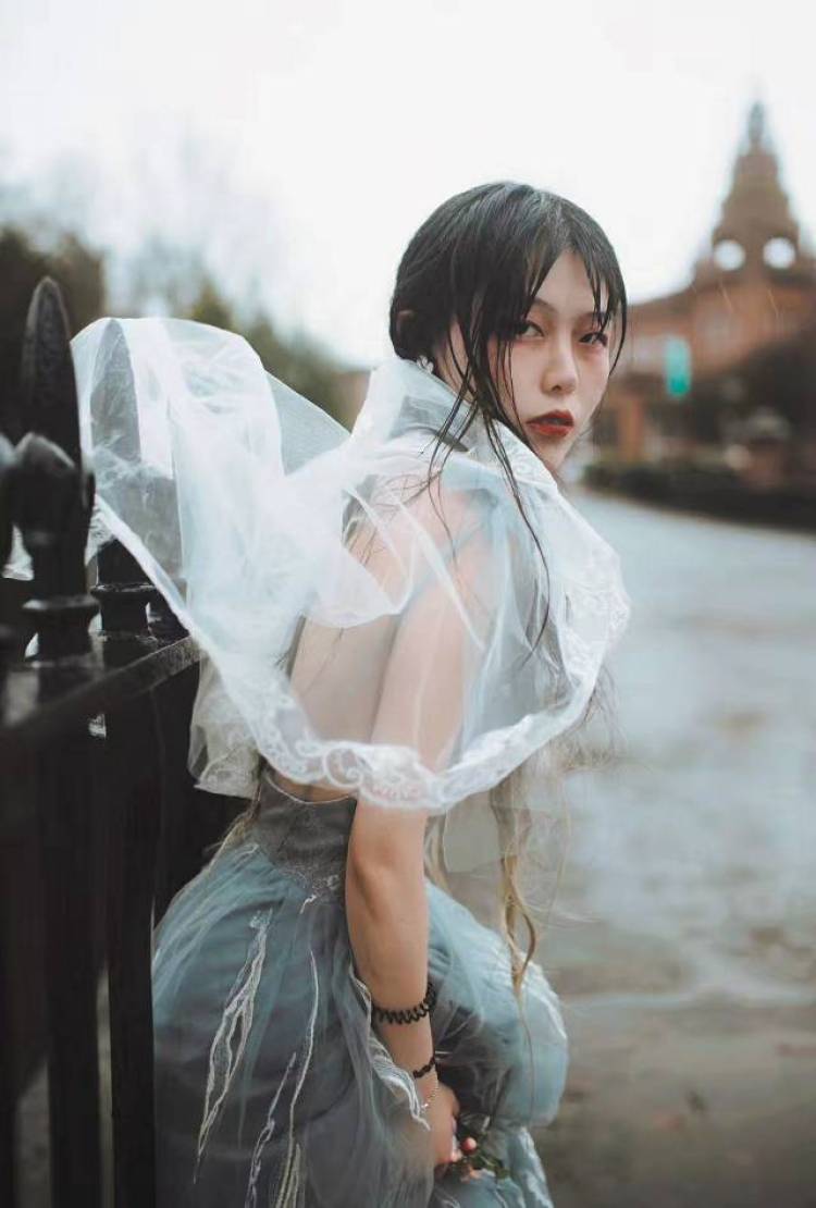 对方正在偷人...-山东省·青岛市·黄岛区--如果你是职业模特，或者条件较好。有镜头感。希望可以互勉，如果是兼职爱好，收费约拍。