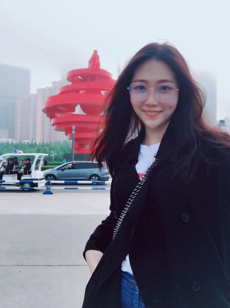 妍-黑龙江省·哈尔滨市·南岗区-微信-身高177,体重55公斤，皮肤白皙，腿长身材好，爱好:跳舞，健身，游泳，旅游，个性开朗直爽大方