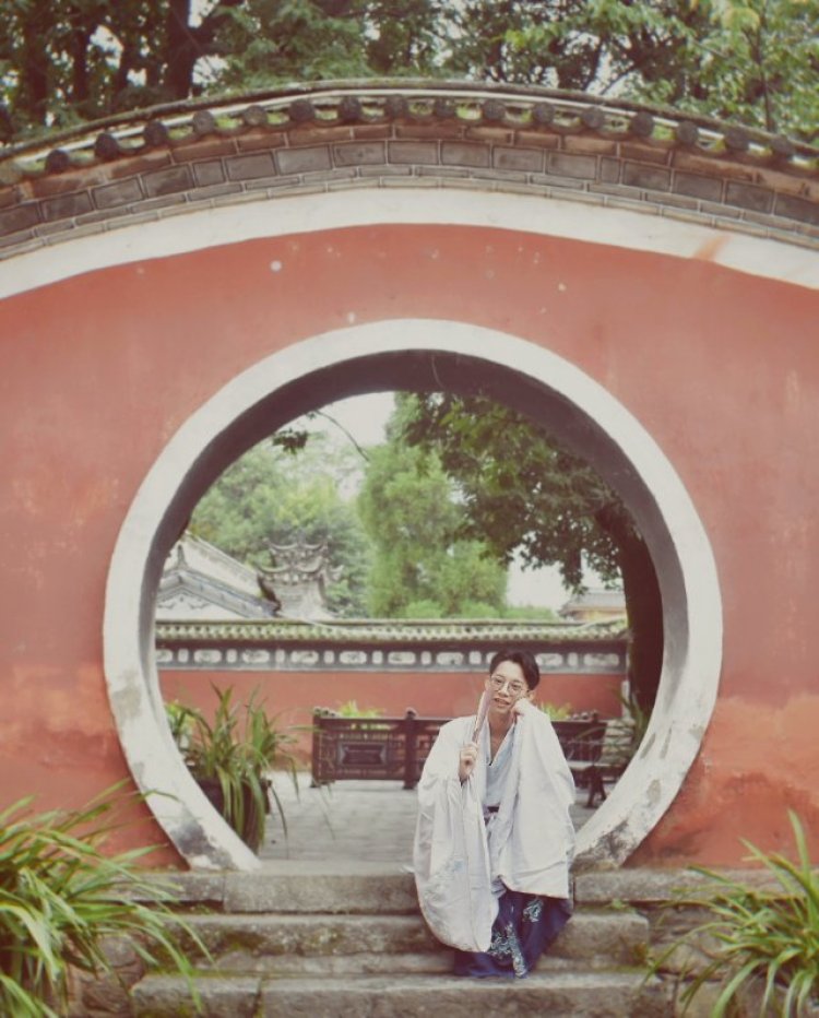 小新同学-广东省·广州市·白云区--坐标广州，23-1073-105，特长绘画，古筝，主持，会化妆，造型