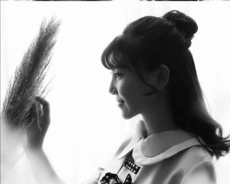 凌薇-山东省·淄博市·周村区--本人学生，所以周末假期都可以。风格均可，尺度不能太大。163cm.90g.女