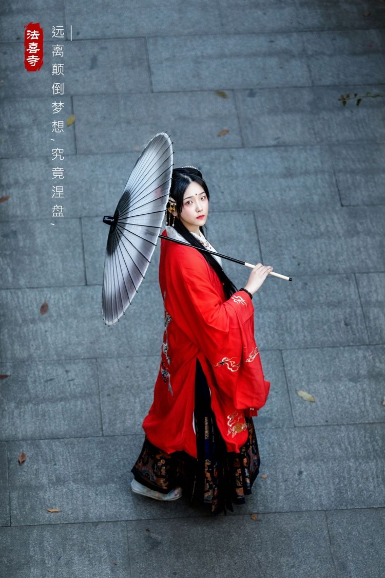 蔡伟-浙江省·杭州市·江干区--周六周日约拍地点可以选择，希望小姐姐有一定的经验，会摆姿势。风格方面都可以尝试，