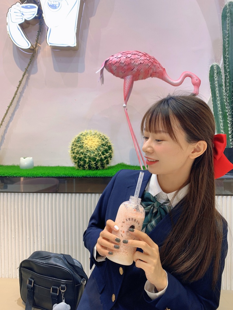 阮小妮-浙江省·杭州市·拱墅区--最近想拍摄一套生日写真，日系胶片和复古风都可以，希望有互勉摄影师，接受小白；日常喜欢拍照，希望认识爱摄影、会拍照的小姐妹，一起互拍也可以的；还会有一些产品拍摄，这部分可以协商费用。